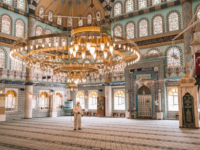 الصحة والسلامة للمصلين