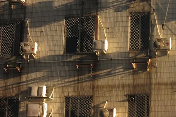 فتحات وشبكات الهواء