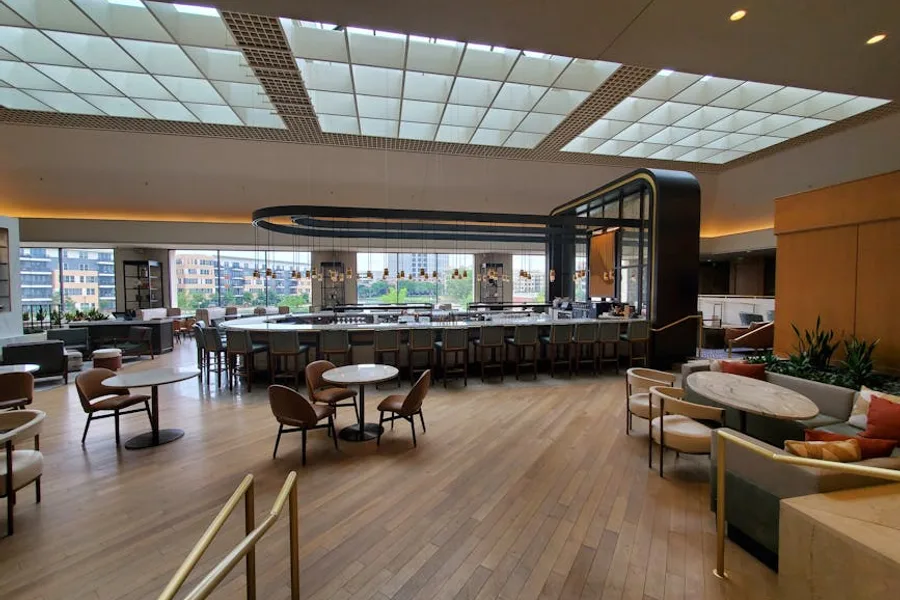 Restaurant & Kitchen